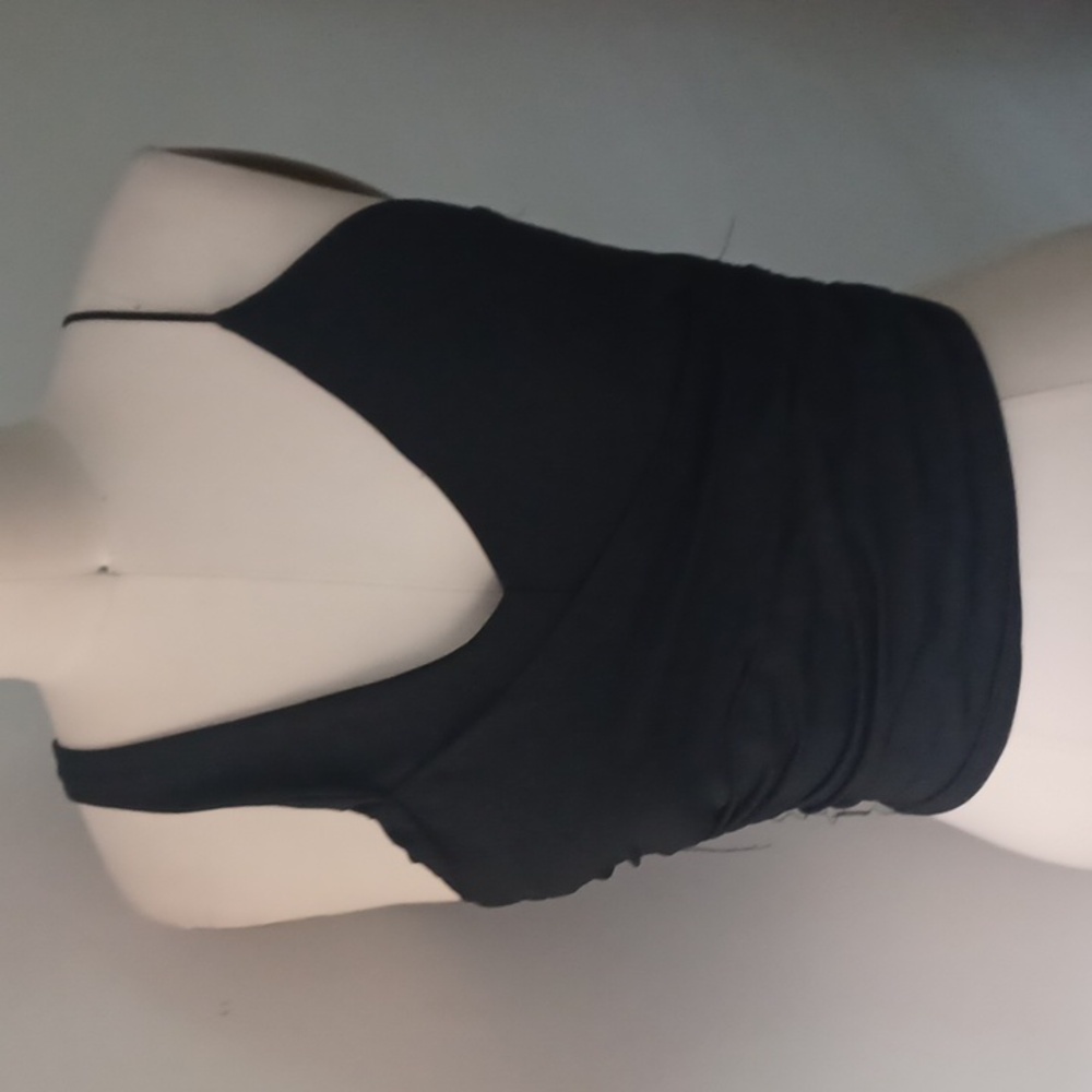 NEW SZ MEDIUM BKACK TOP